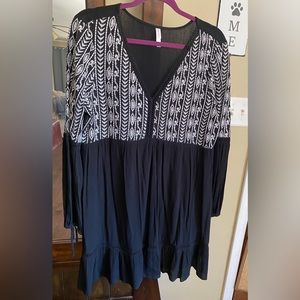 Xhilaration Black long sleeve dress with white detailing- Women’s Large